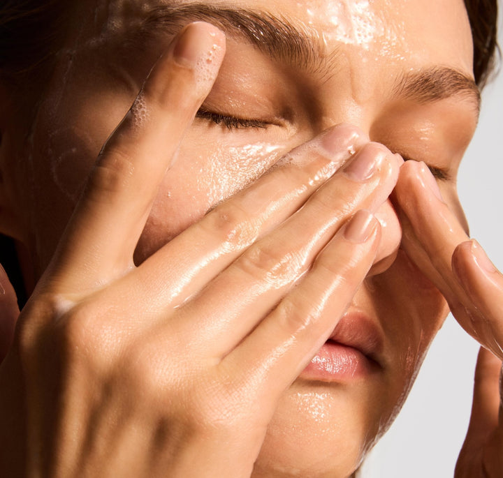 iS Clinical Cleansing Complex 6 oz.